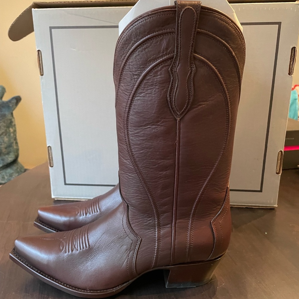 Women’s brown Rugo cowboy boots.  Size 8.5. NIB